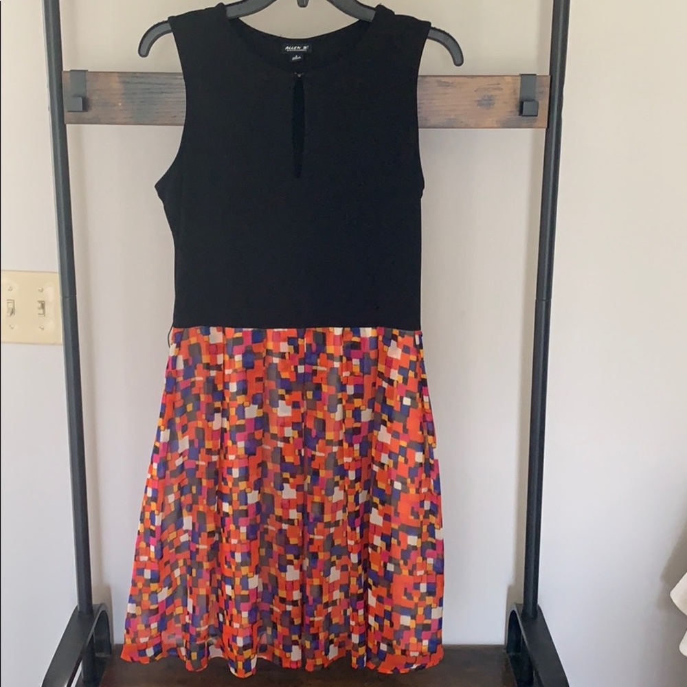 Sleeveless Colorful Dress - Picture 2 of 5